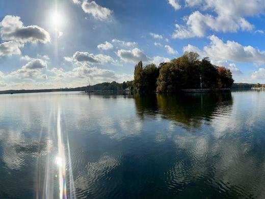 Blick über den Müggelsee mit der Insel Kleiner Rohrwall